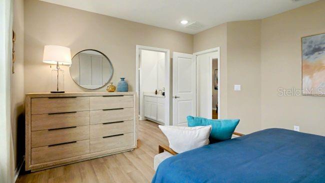 Image 17 of 34 For 8591 Oakstone Circle