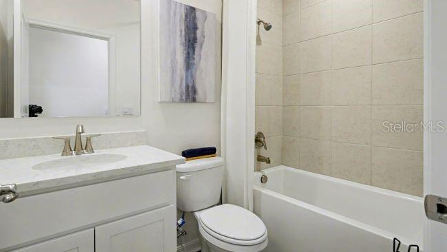 Image 23 of 34 For 8591 Oakstone Circle