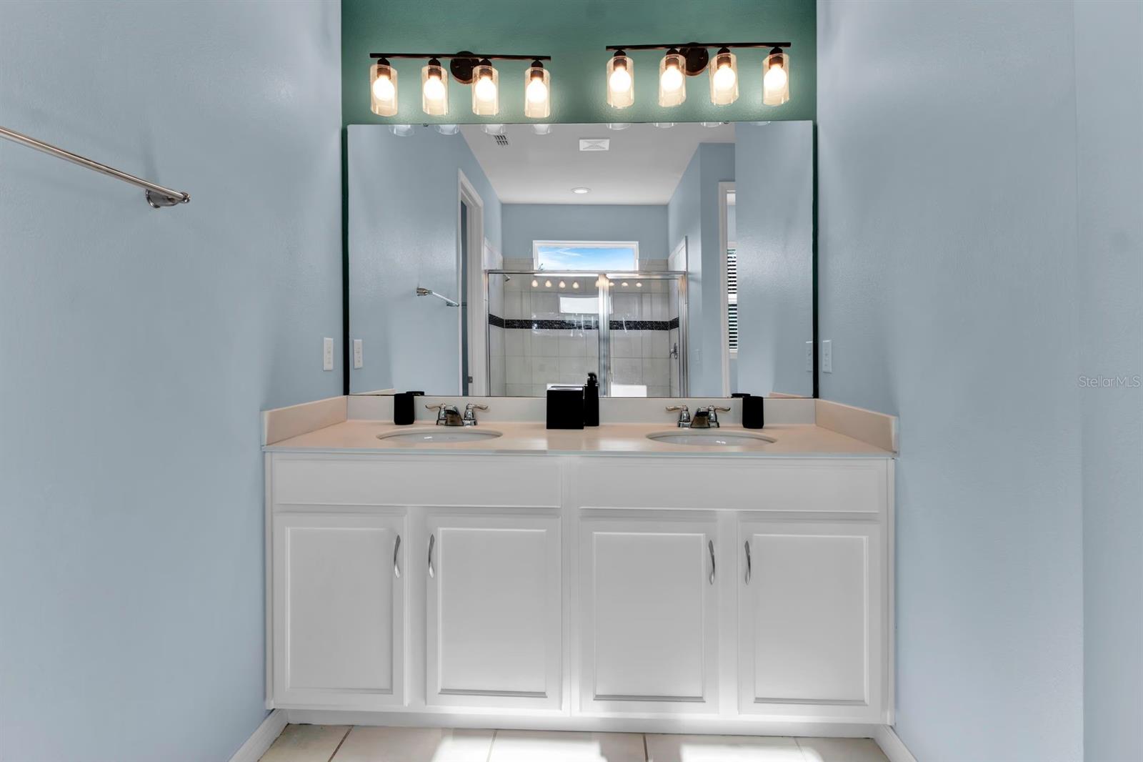 Image 23 of 49 For 1540 Nassau Point Trail