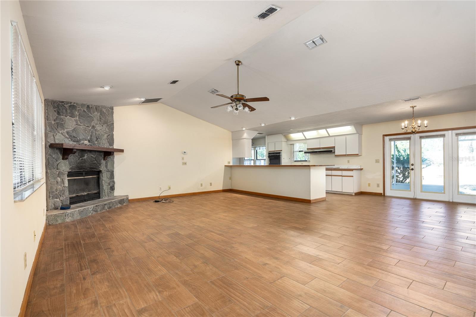 Image 9 of 48 For 15181 9th Street