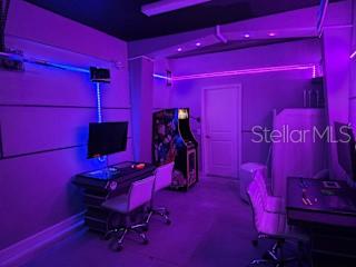 Image 5 of 39 For 1589 Flange Drive