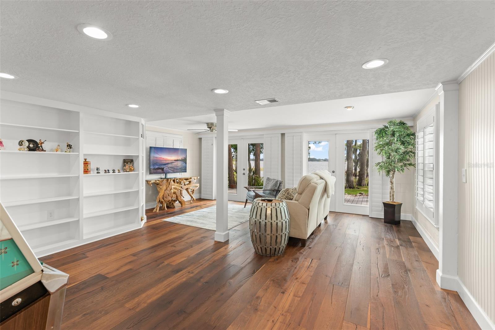 Image 12 of 79 For 10400 Lake Cottage Lane