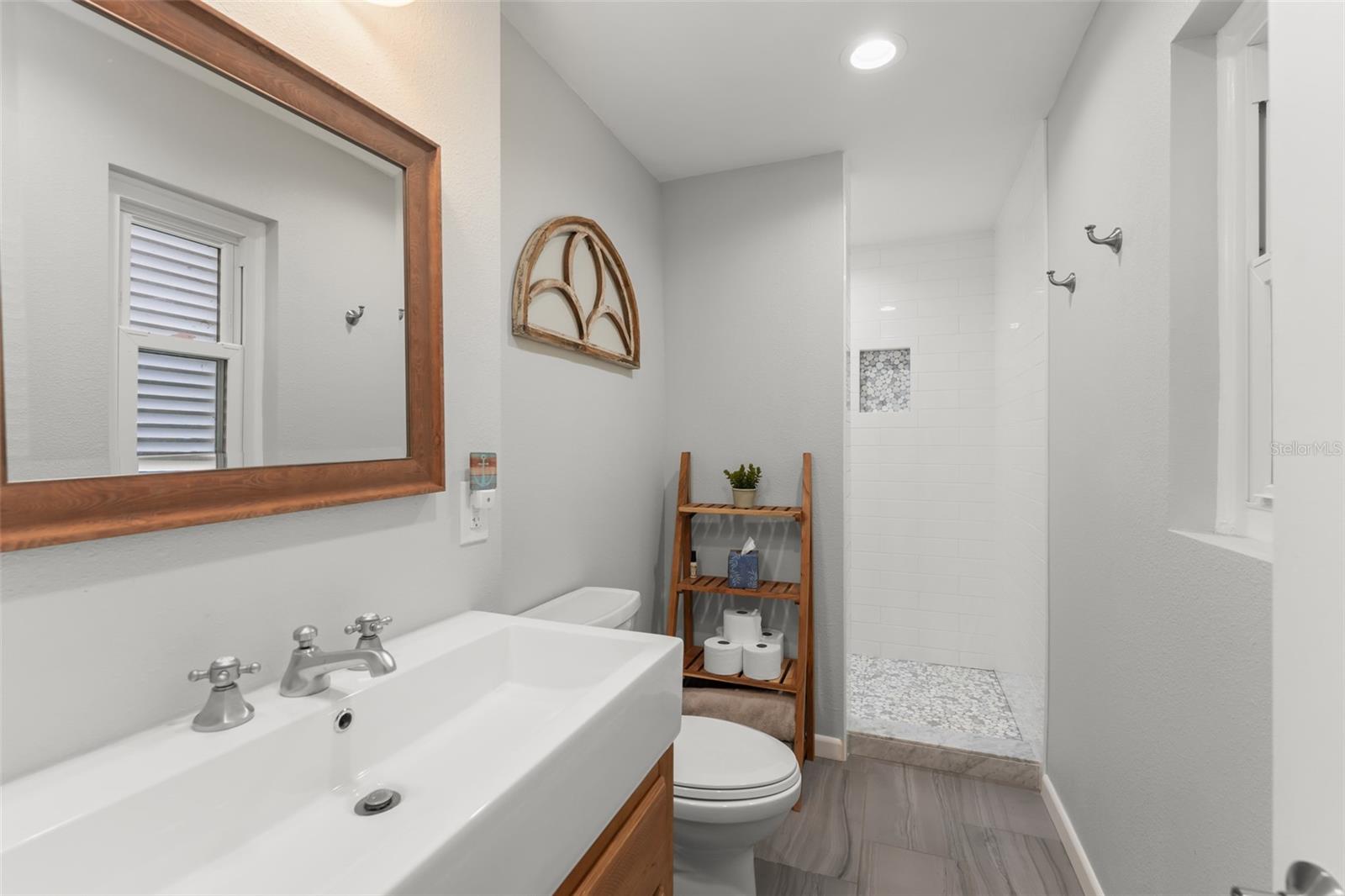 Image 53 of 79 For 10400 Lake Cottage Lane