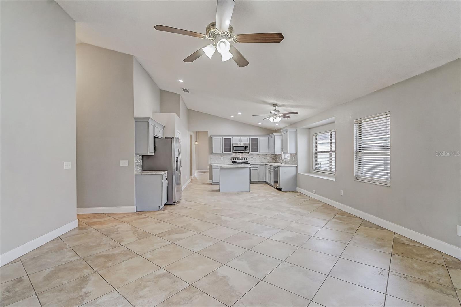 Image 15 of 32 For 14124 Yellow Wood Circle