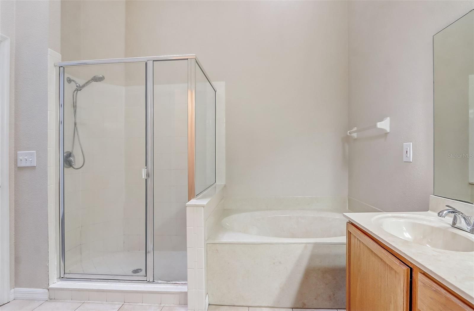 Image 19 of 32 For 14124 Yellow Wood Circle