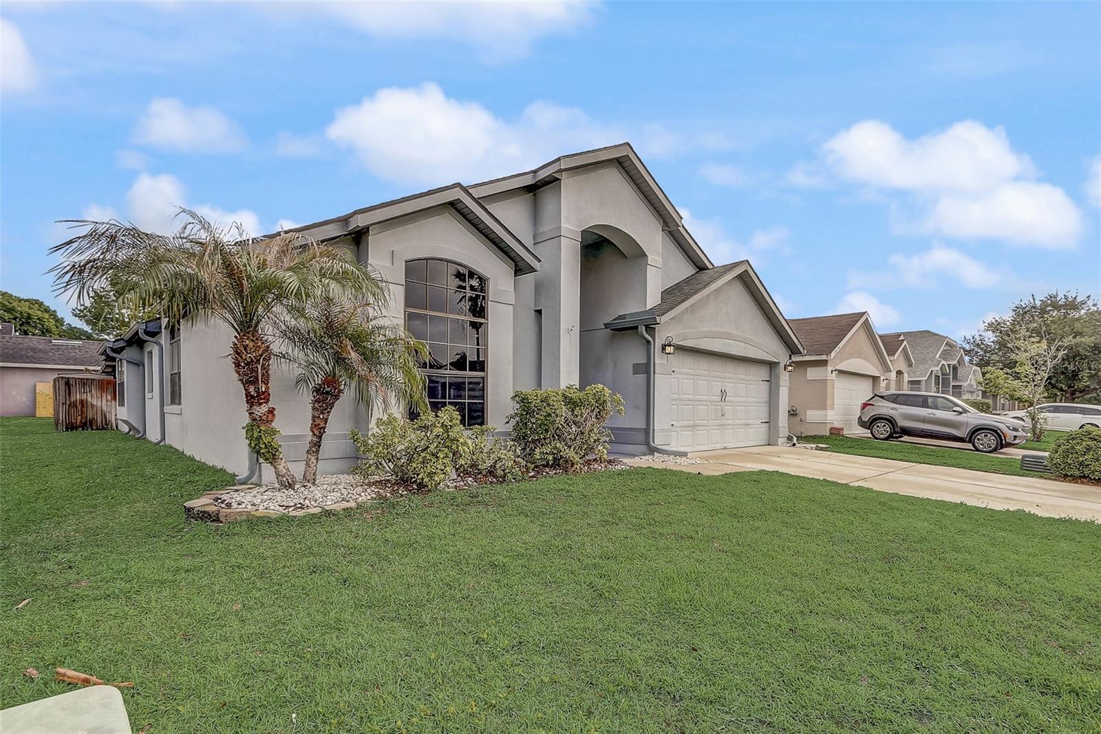 Image 2 of 32 For 14124 Yellow Wood Circle