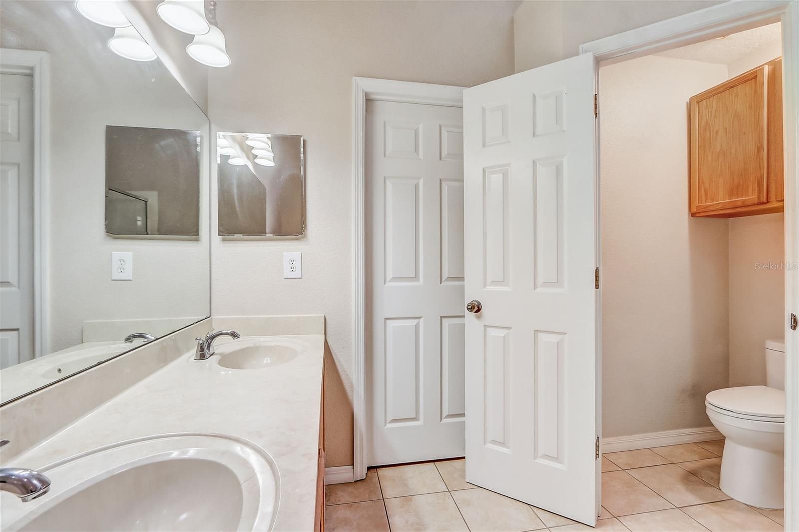 Image 20 of 32 For 14124 Yellow Wood Circle