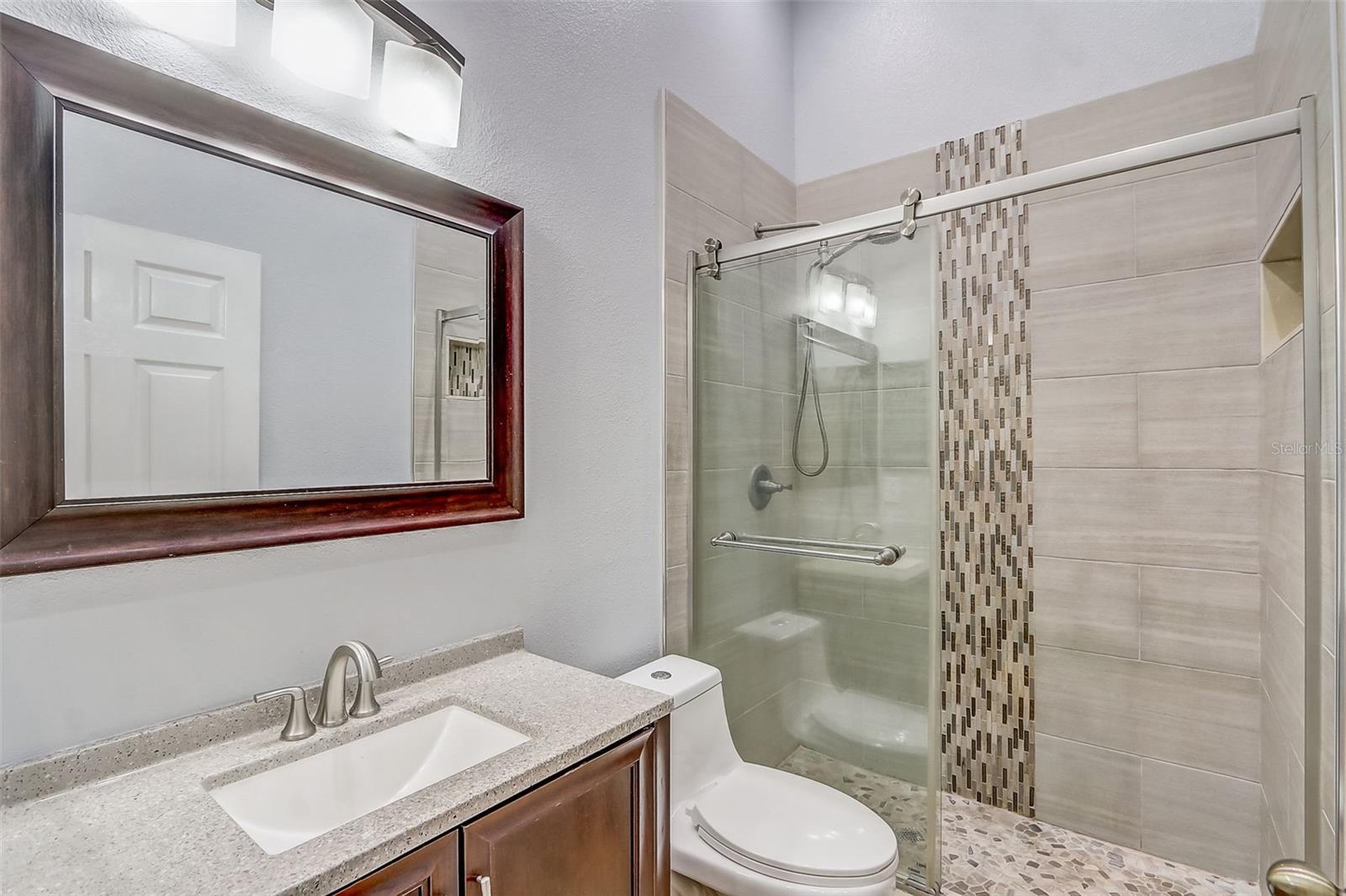 Image 22 of 32 For 14124 Yellow Wood Circle