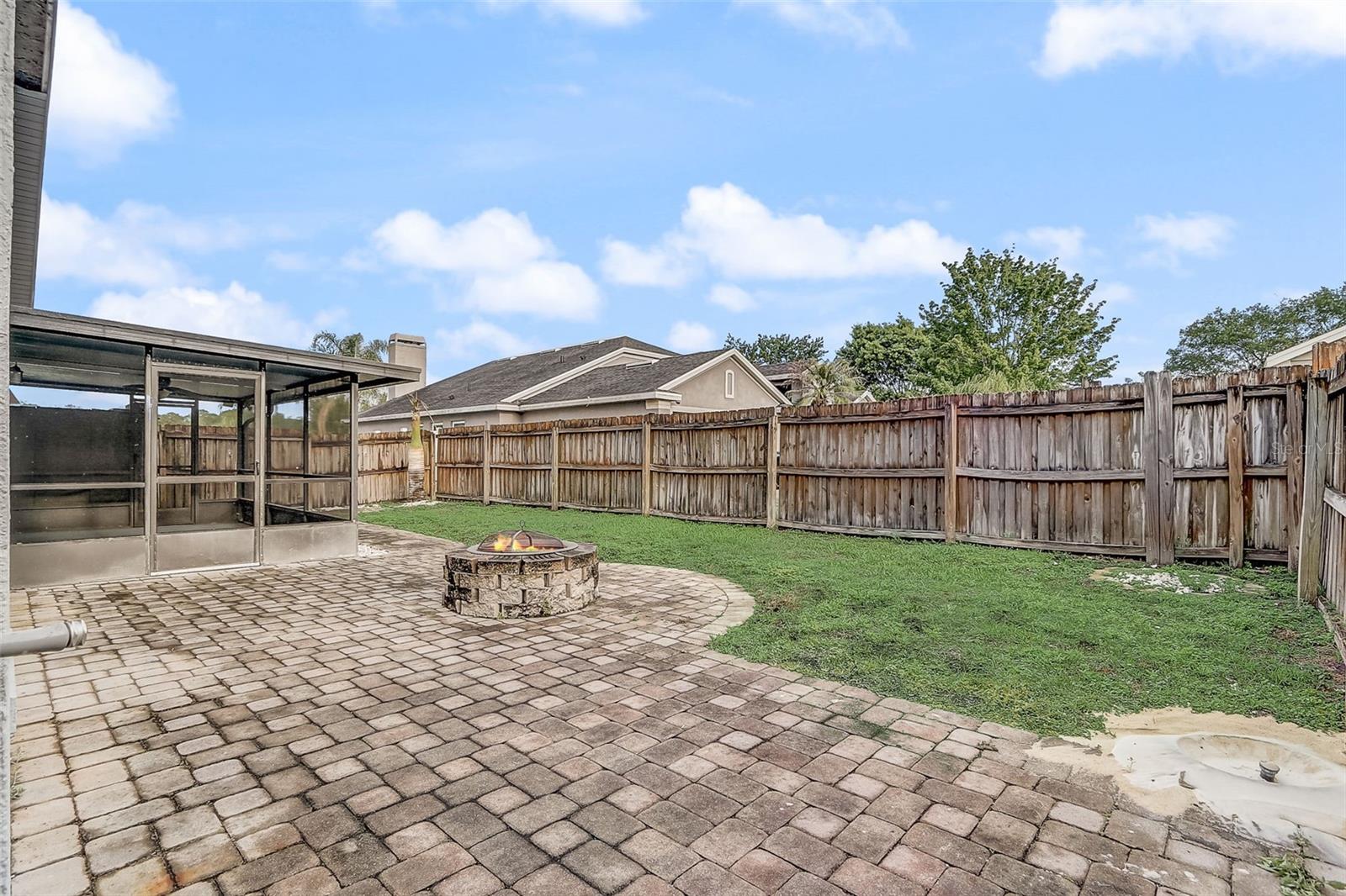 Image 30 of 32 For 14124 Yellow Wood Circle