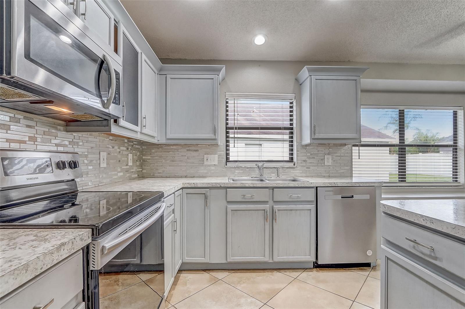 Image 9 of 32 For 14124 Yellow Wood Circle