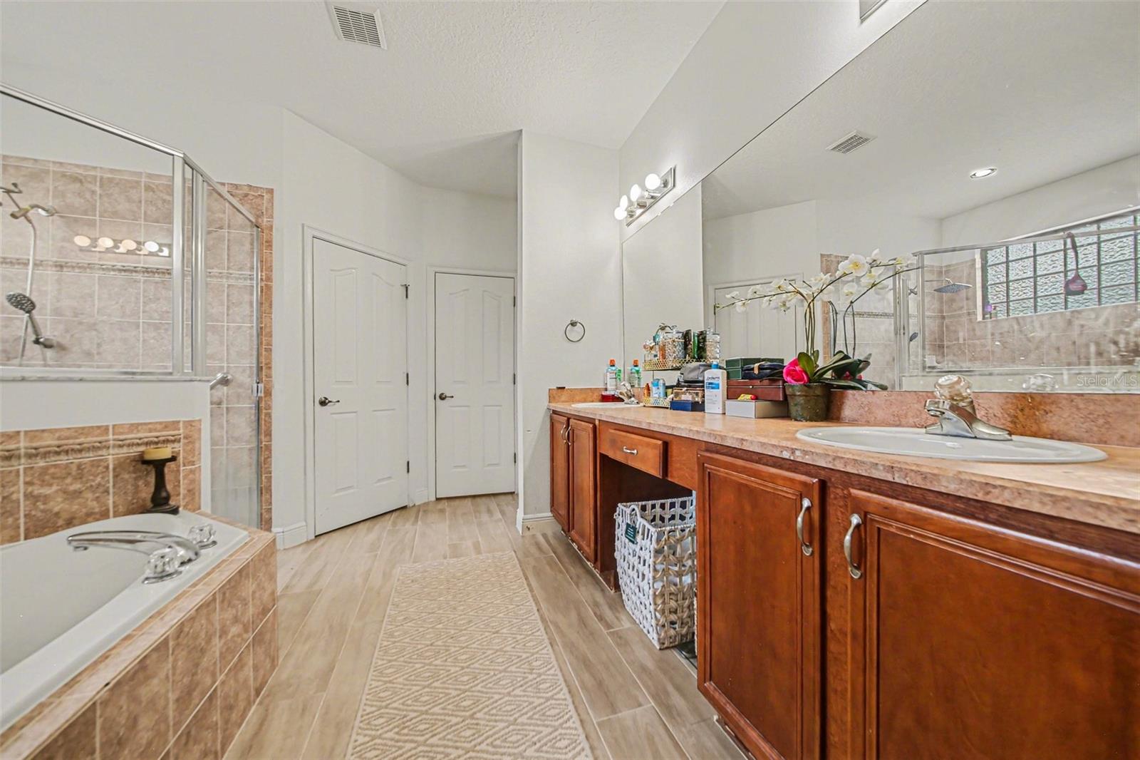 Image 21 of 28 For 1517 Clapton Drive