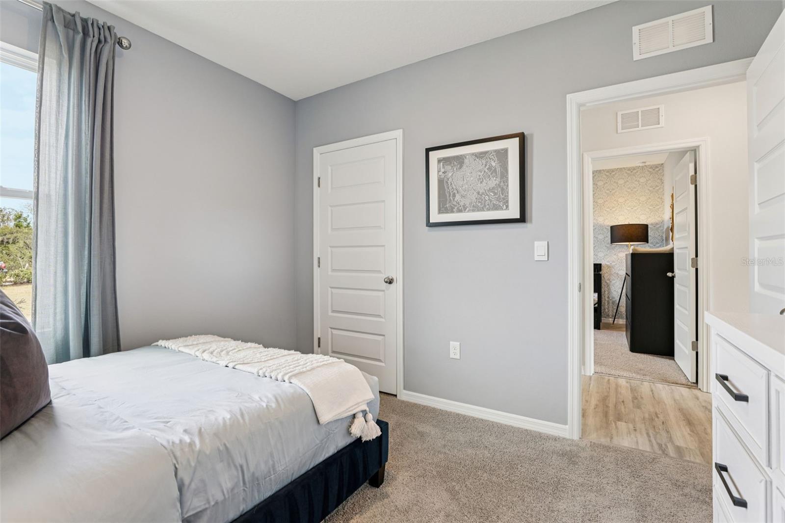Image 16 of 25 For 5561 Taverna Loop