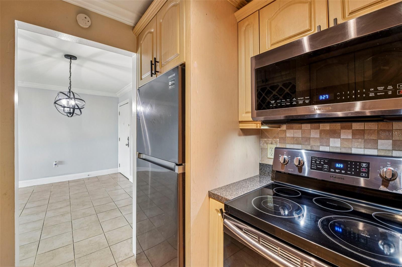 Image 10 of 20 For 926 Lake Destiny Road F