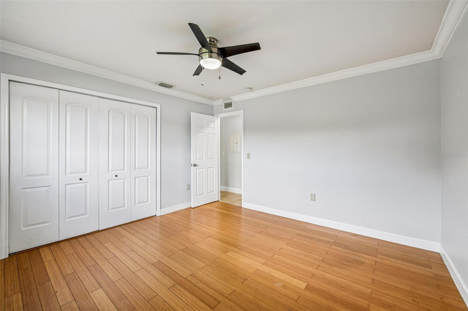 Image 15 of 20 For 926 Lake Destiny Road F