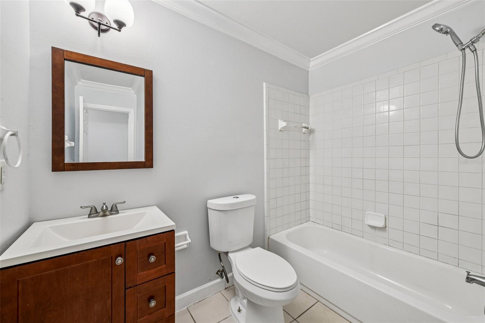 Image 16 of 20 For 926 Lake Destiny Road F