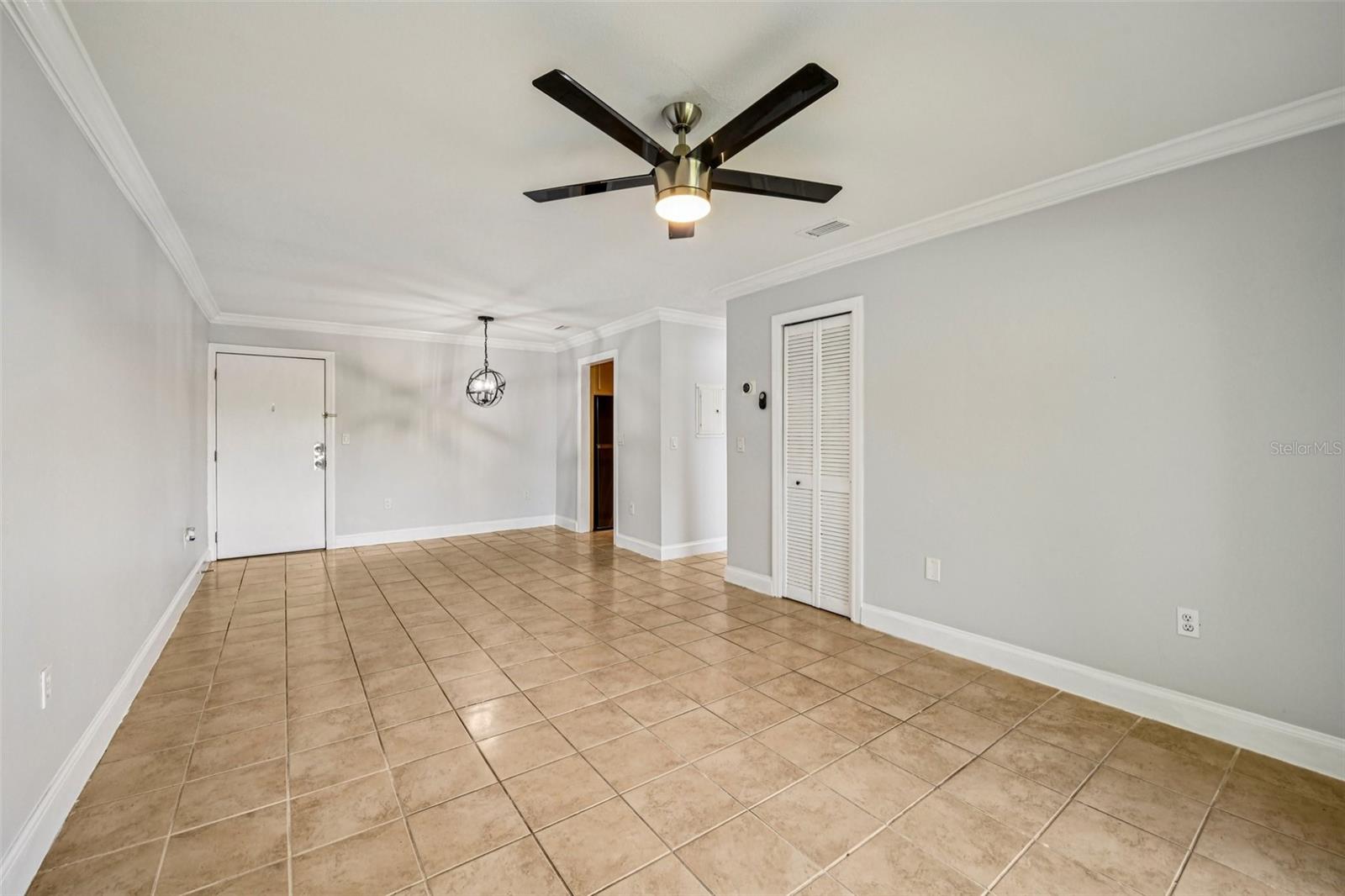 Image 7 of 20 For 926 Lake Destiny Road F