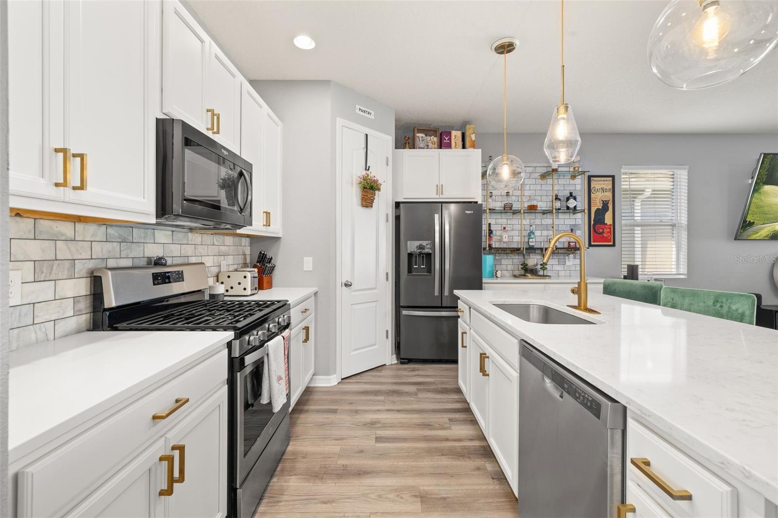 Image 3 of 34 For 6408 Flat Lemon Drive