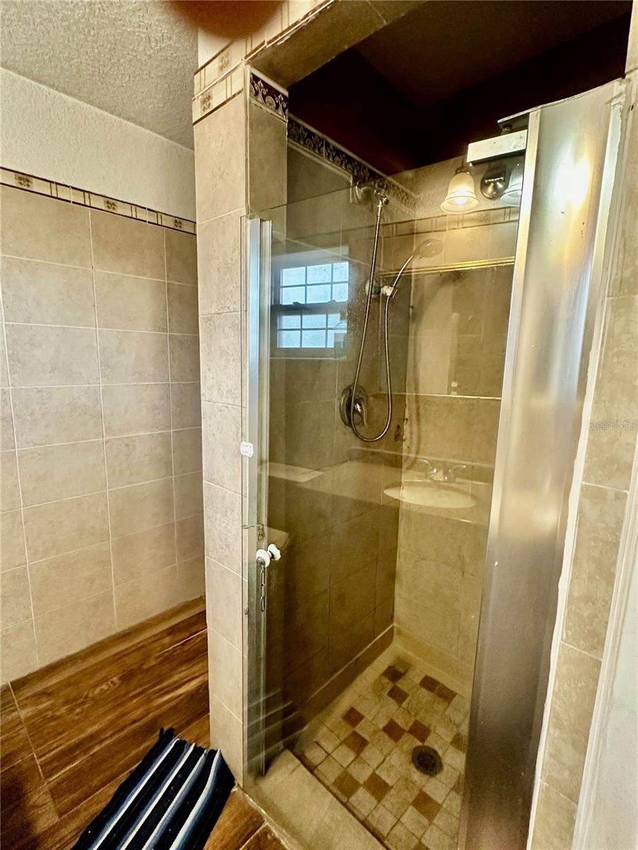 Image 10 of 36 For 910 Rich Drive