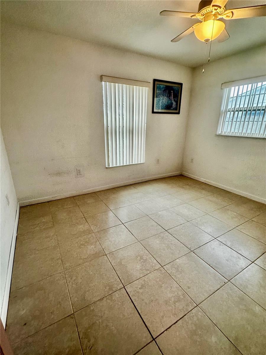 Image 13 of 36 For 910 Rich Drive