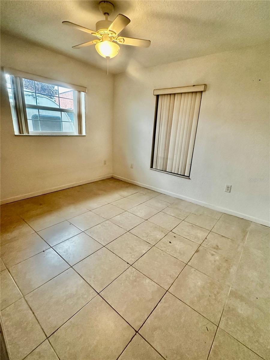 Image 14 of 36 For 910 Rich Drive