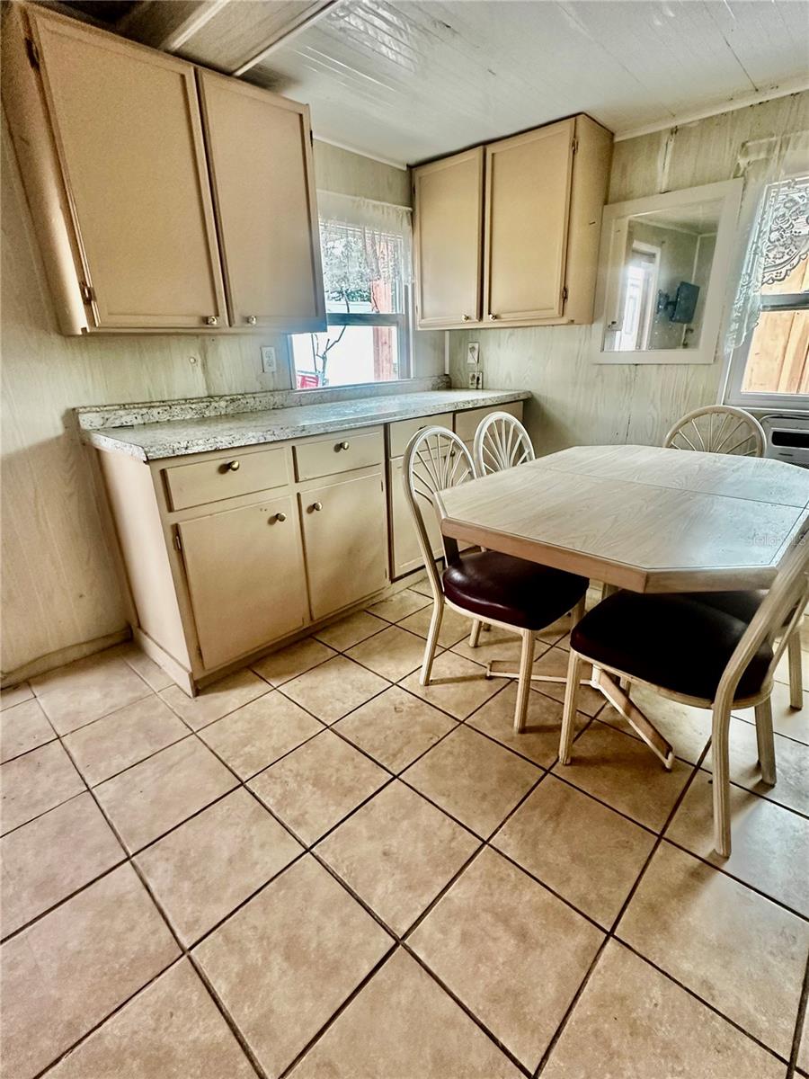 Image 18 of 36 For 910 Rich Drive