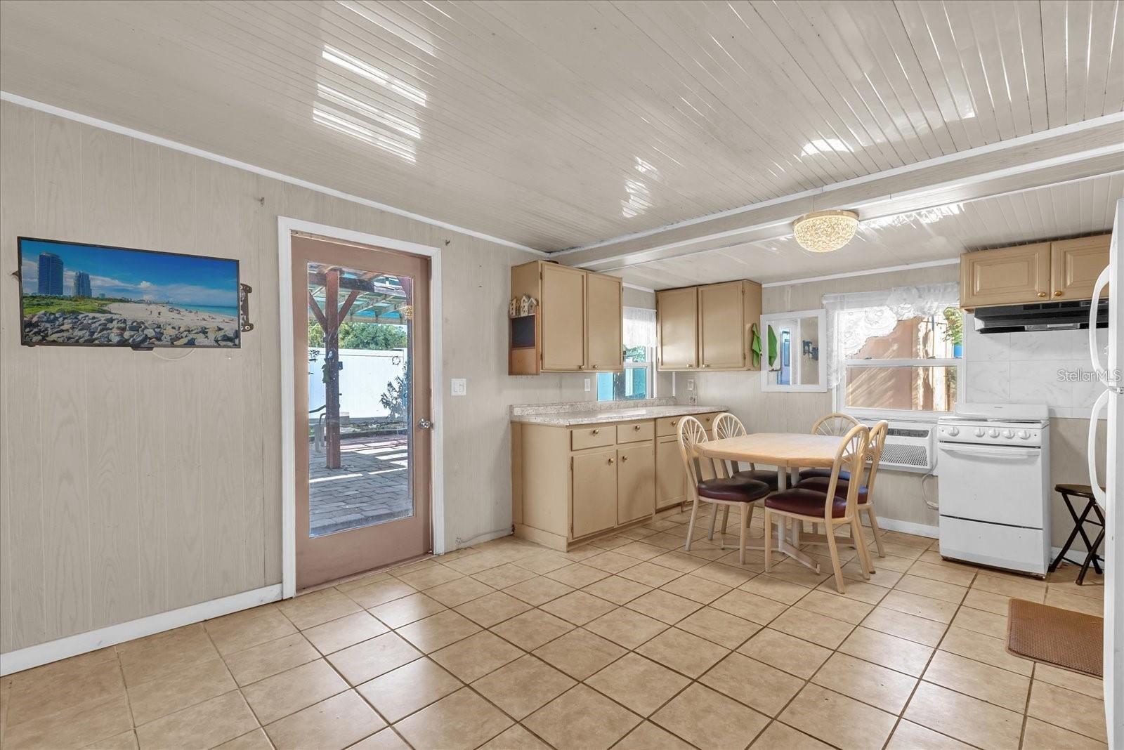 Image 24 of 36 For 910 Rich Drive