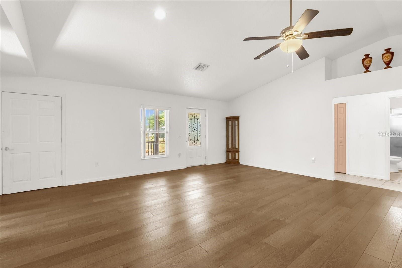 Image 33 of 36 For 910 Rich Drive