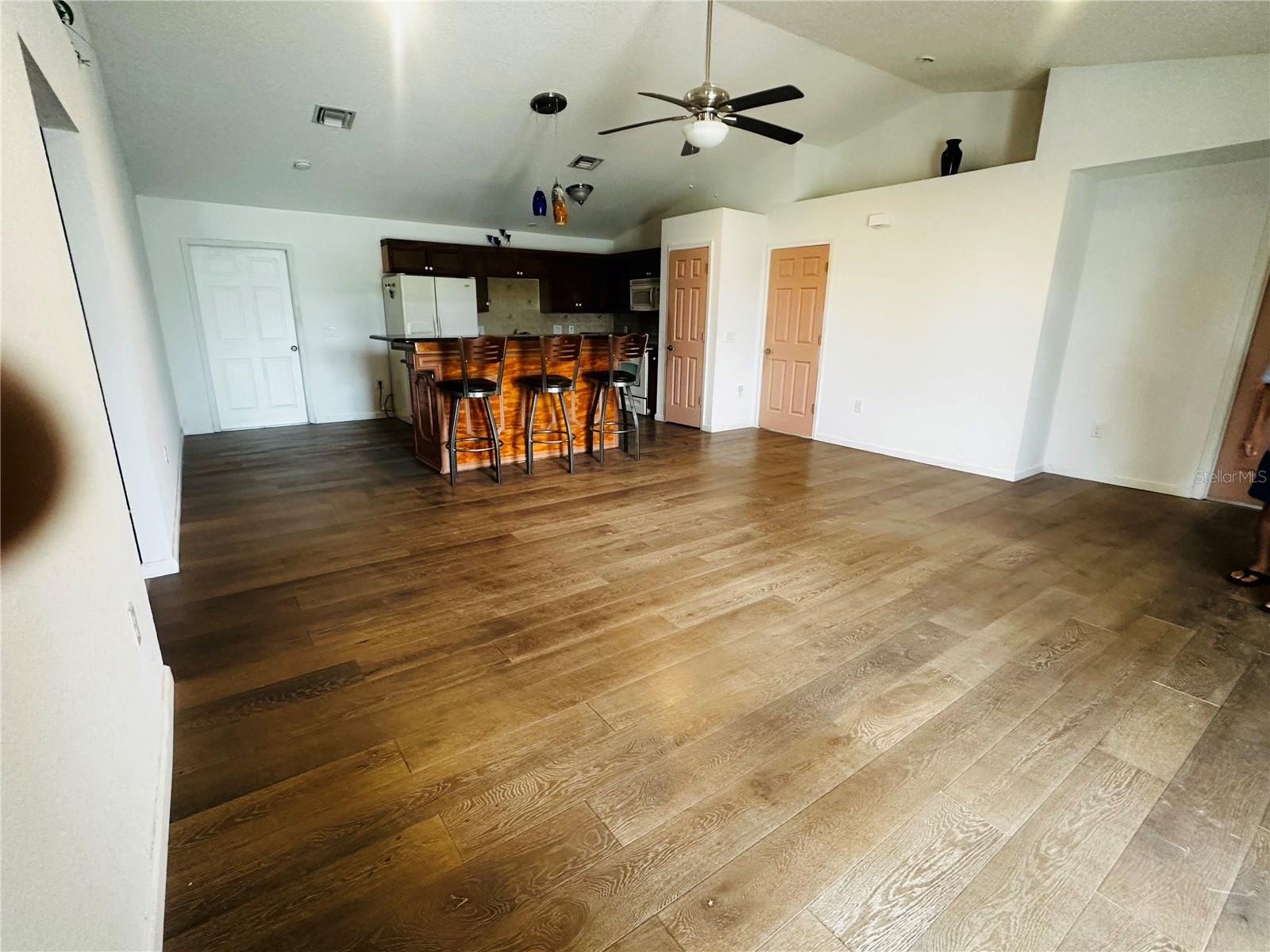 Image 4 of 36 For 910 Rich Drive