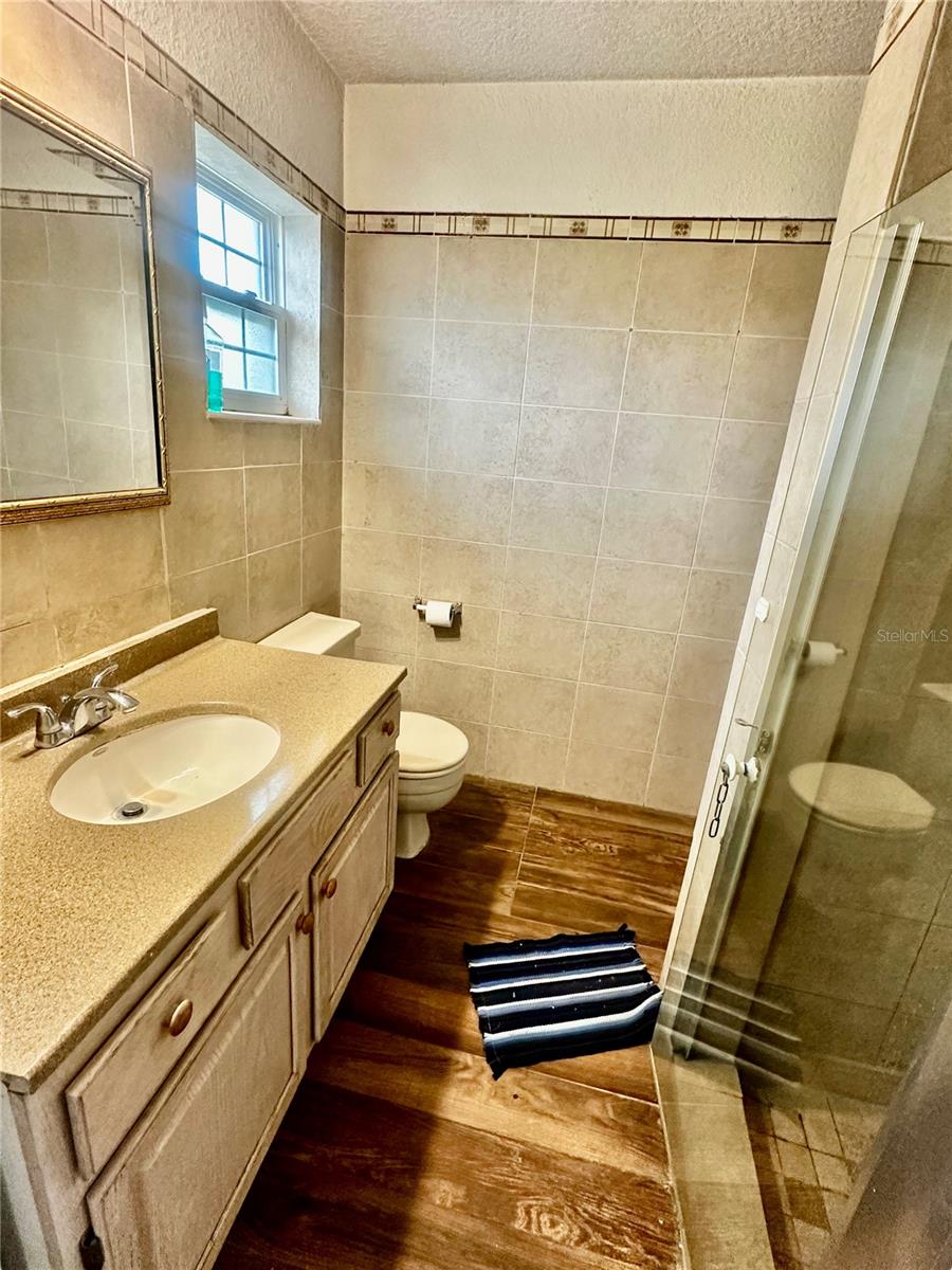 Image 9 of 36 For 910 Rich Drive