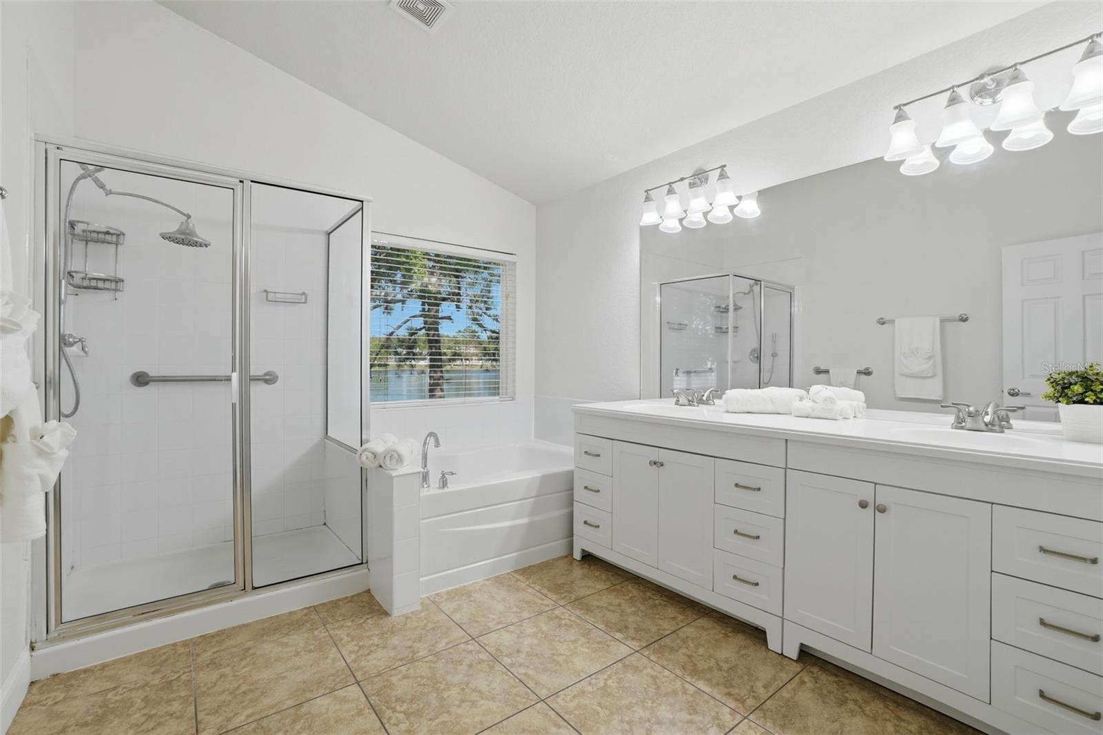 Listing photo id 22 for 14341 Windigo Lane