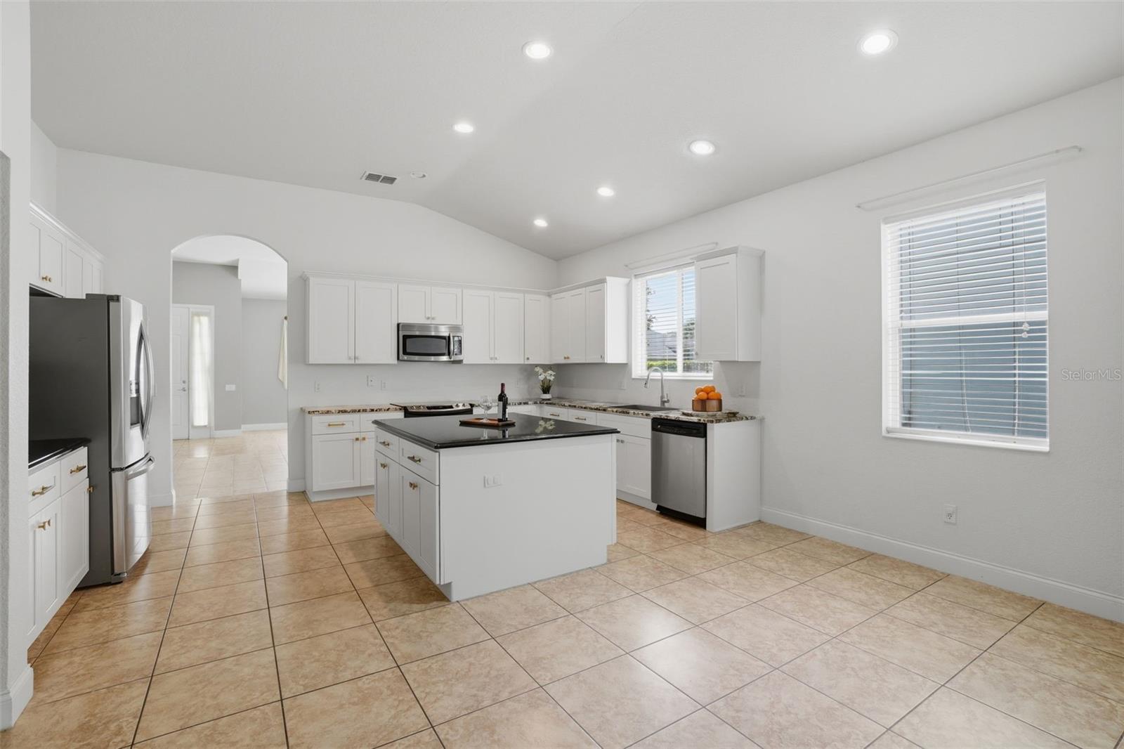 Listing photo id 5 for 14341 Windigo Lane