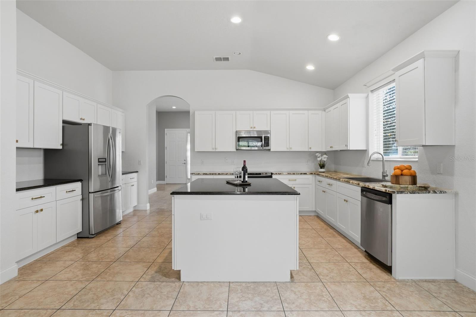 Listing photo id 7 for 14341 Windigo Lane