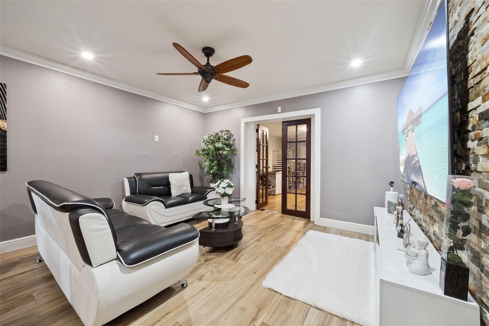 Image 9 of 24 For 6837 Edgefield Lane