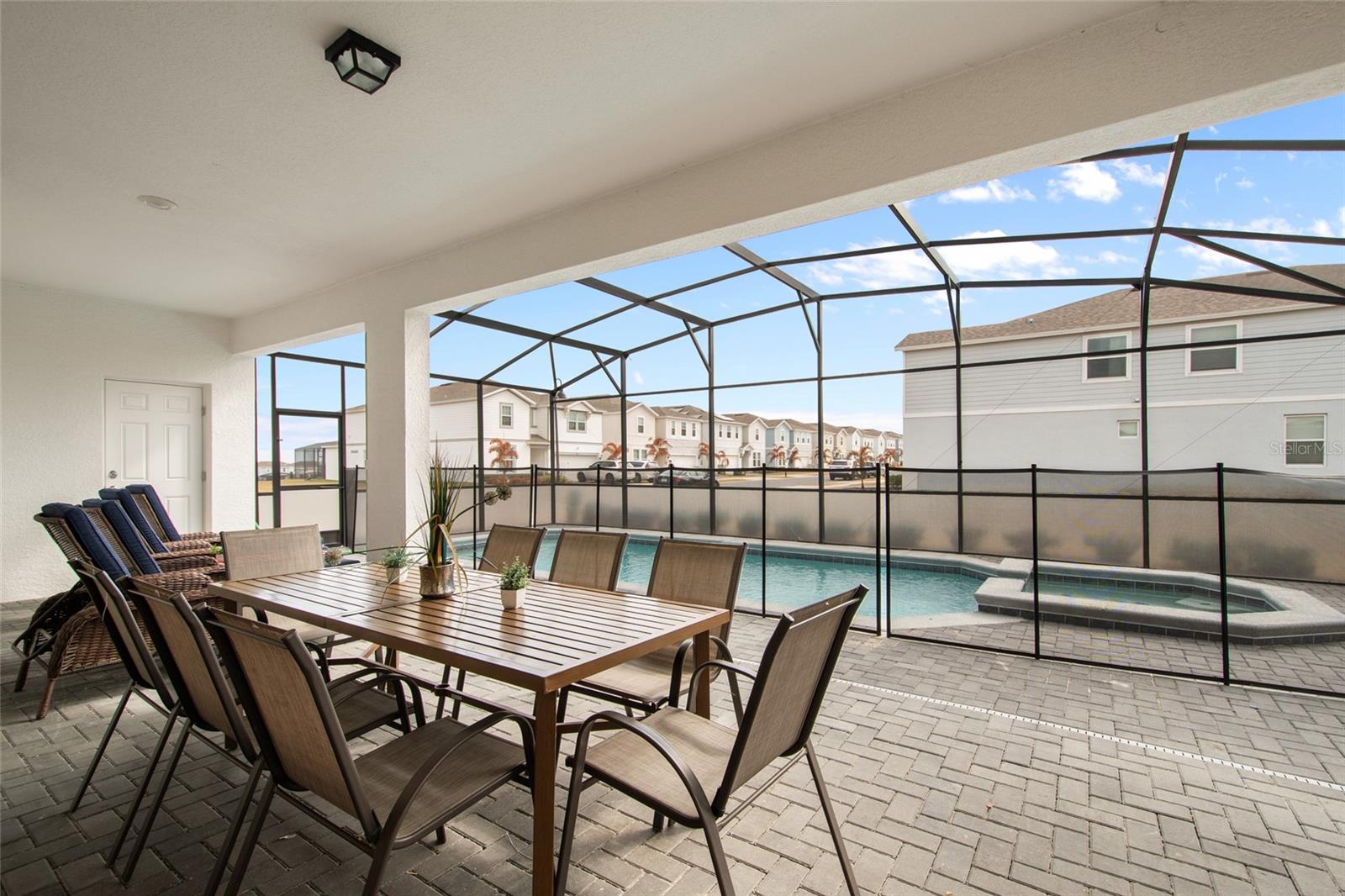 Image 33 of 93 For 4361 Lana Avenue