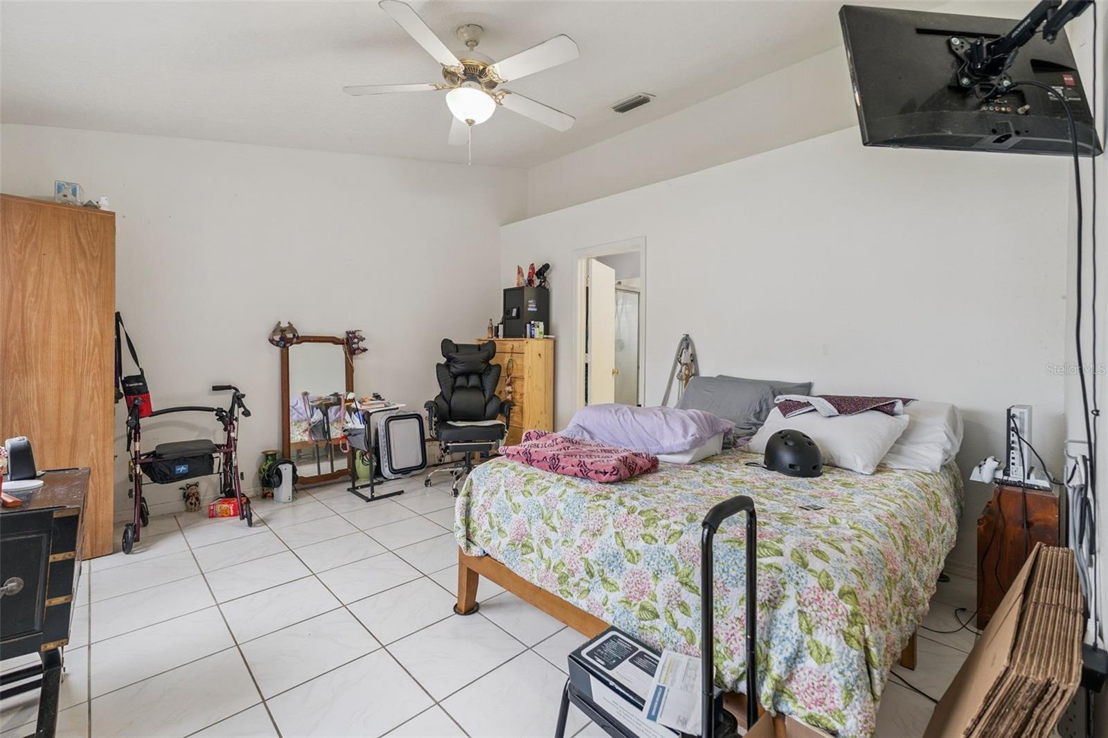 Listing photo id 9 for 11340 Calgary Circle