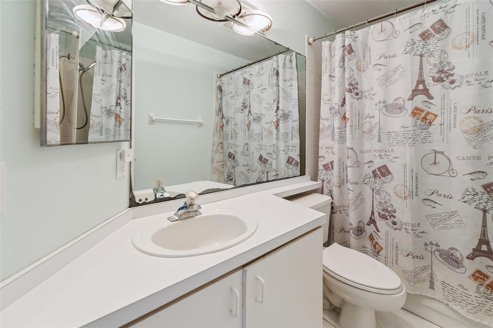 Listing photo id 13 for 11340 Calgary Circle
