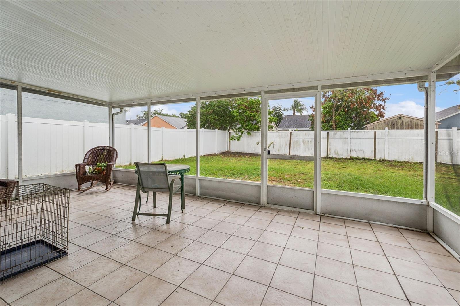 Listing photo id 14 for 11340 Calgary Circle