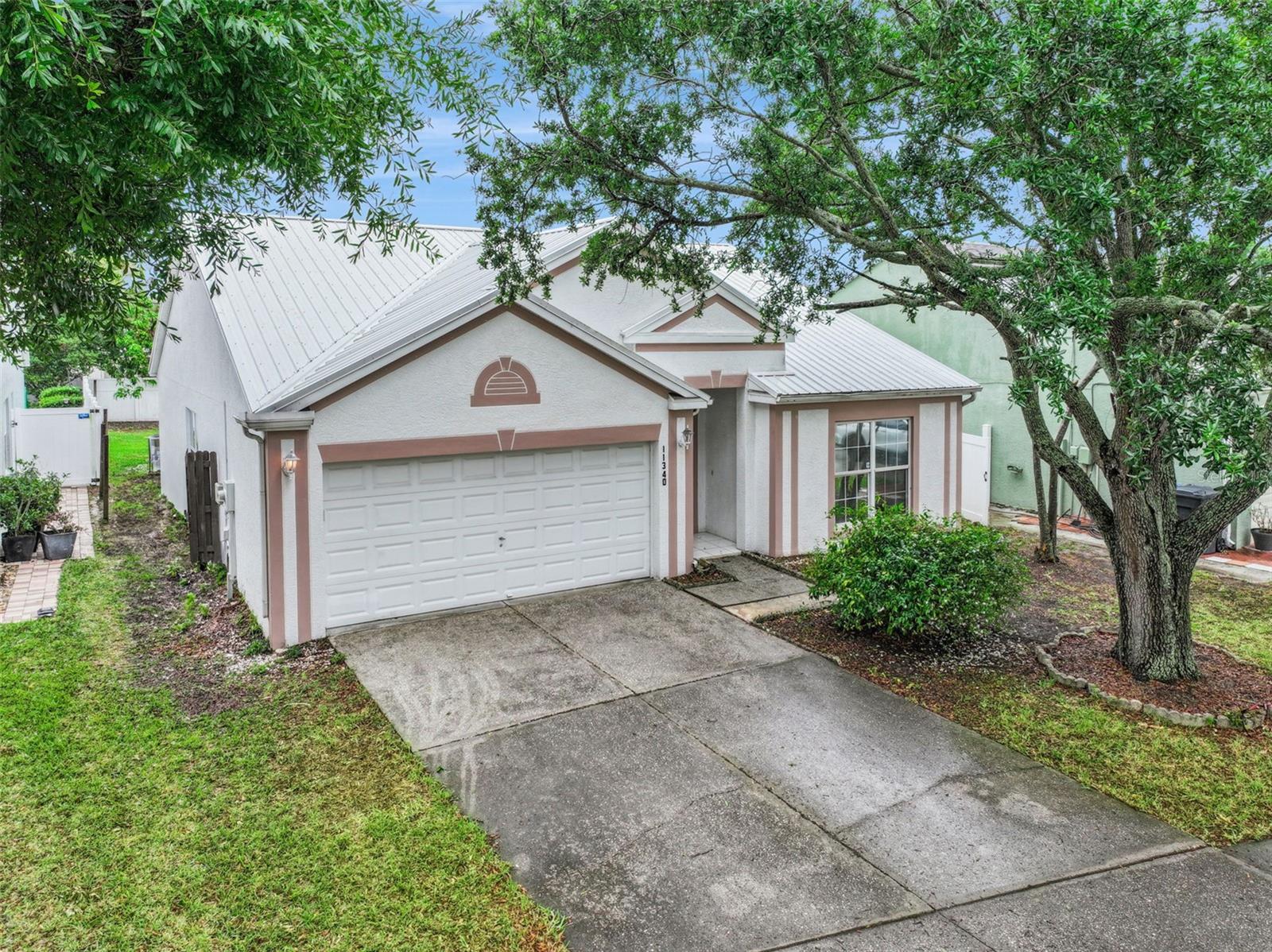 Listing photo id 17 for 11340 Calgary Circle