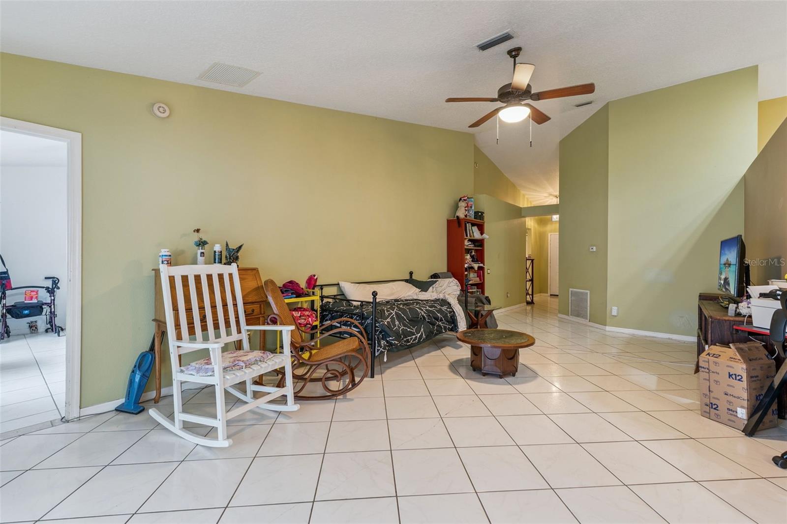 Listing photo id 2 for 11340 Calgary Circle