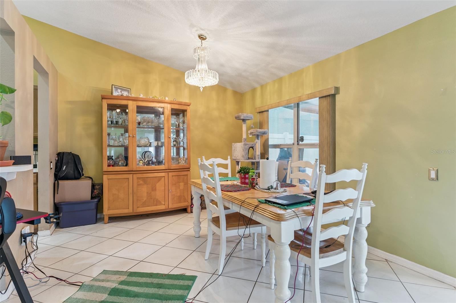 Listing photo id 3 for 11340 Calgary Circle