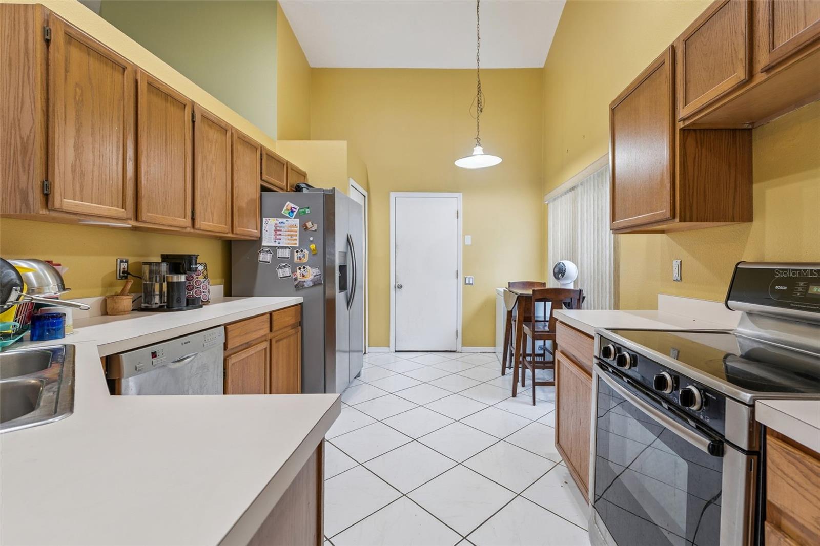 Listing photo id 4 for 11340 Calgary Circle