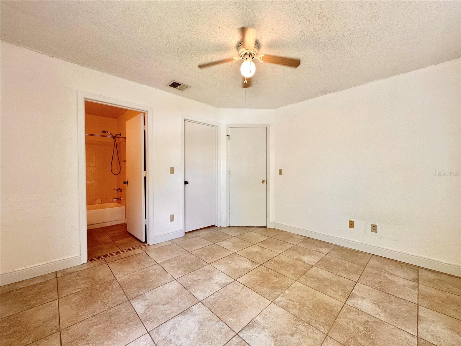 Image 16 of 38 For 2550 Alafaya Trail 12206