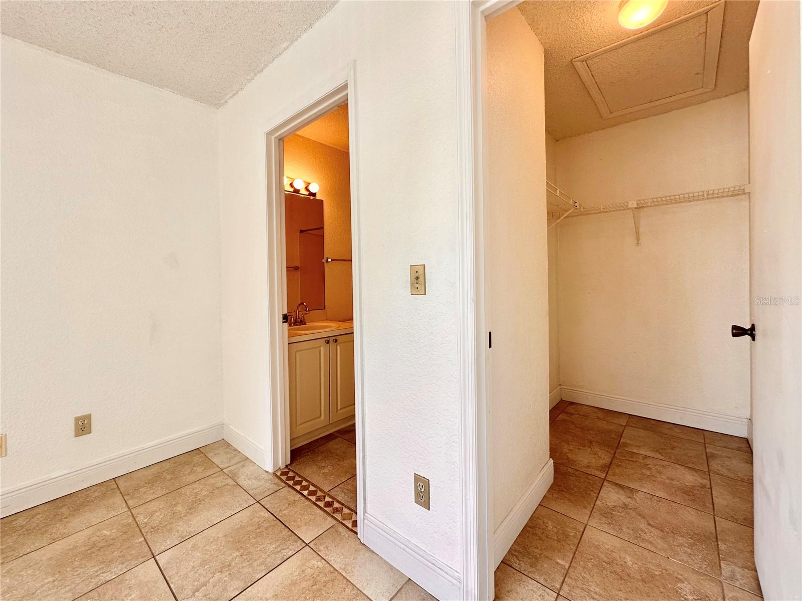 Image 19 of 38 For 2550 Alafaya Trail 12206