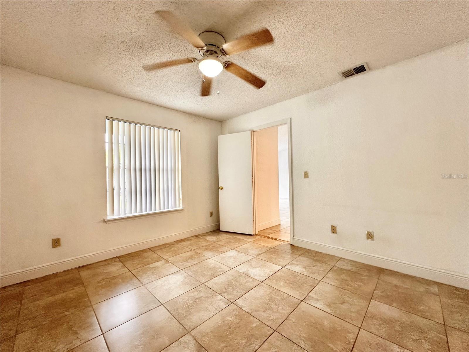 Image 22 of 38 For 2550 Alafaya Trail 12206