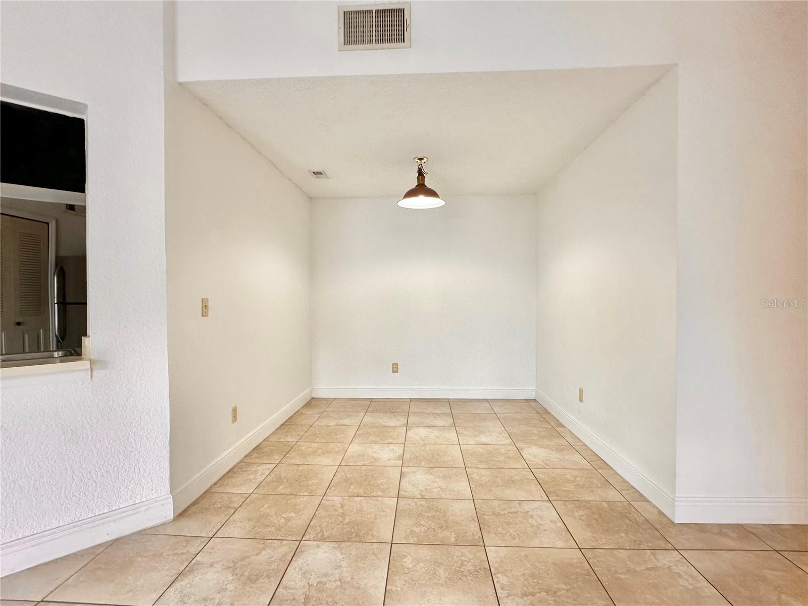 Image 25 of 38 For 2550 Alafaya Trail 12206