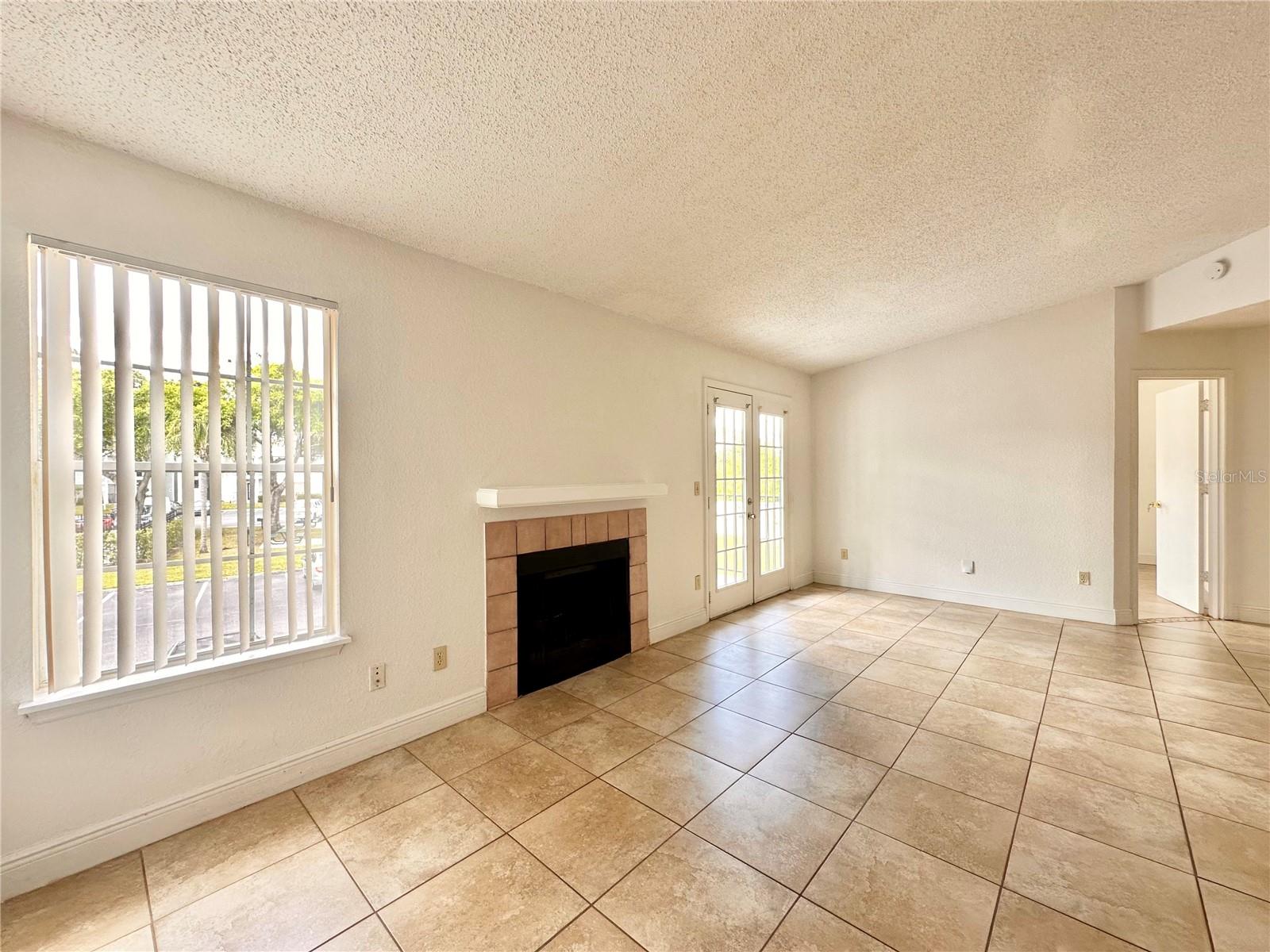 Image 6 of 38 For 2550 Alafaya Trail 12206