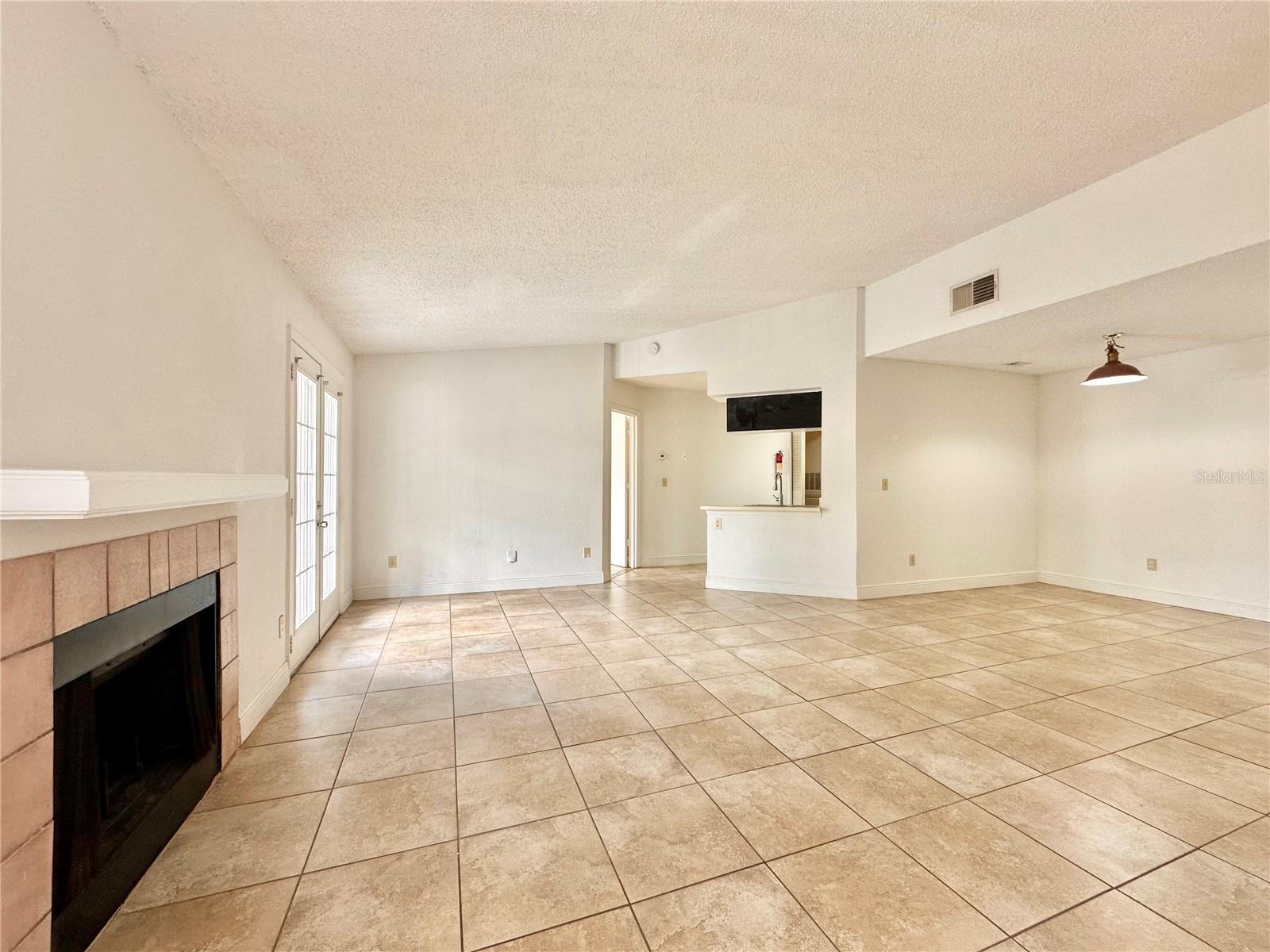 Image 7 of 38 For 2550 Alafaya Trail 12206