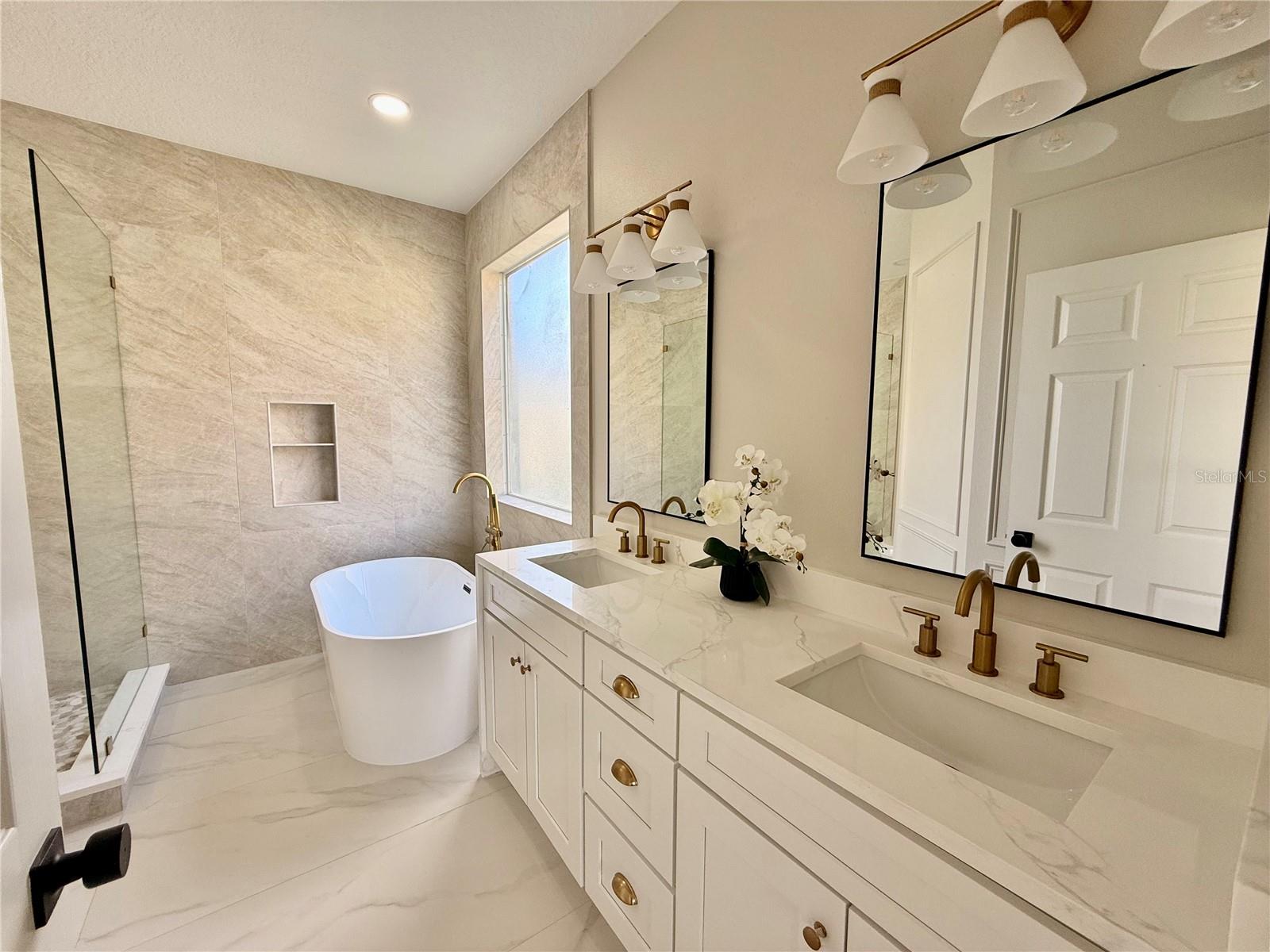 Image 27 of 75 For 13752 Hidden Forest Circle