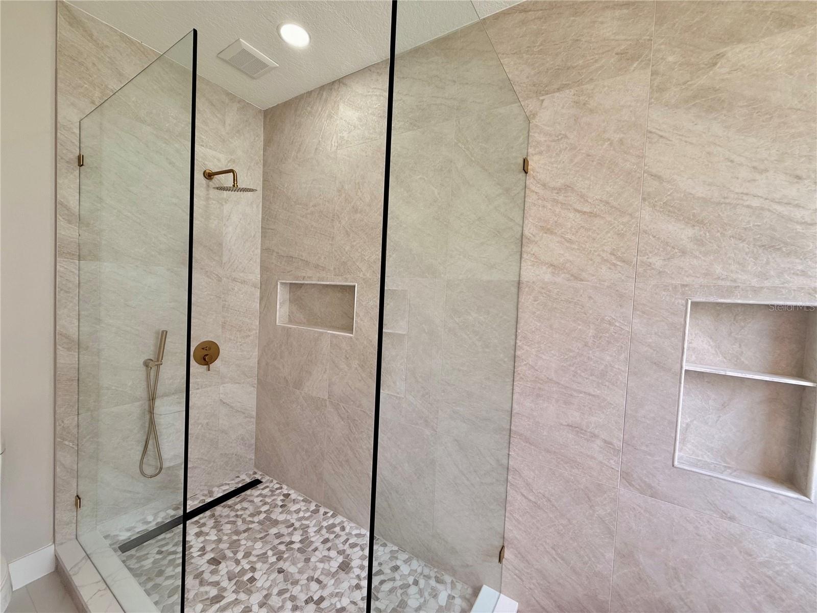 Image 35 of 75 For 13752 Hidden Forest Circle