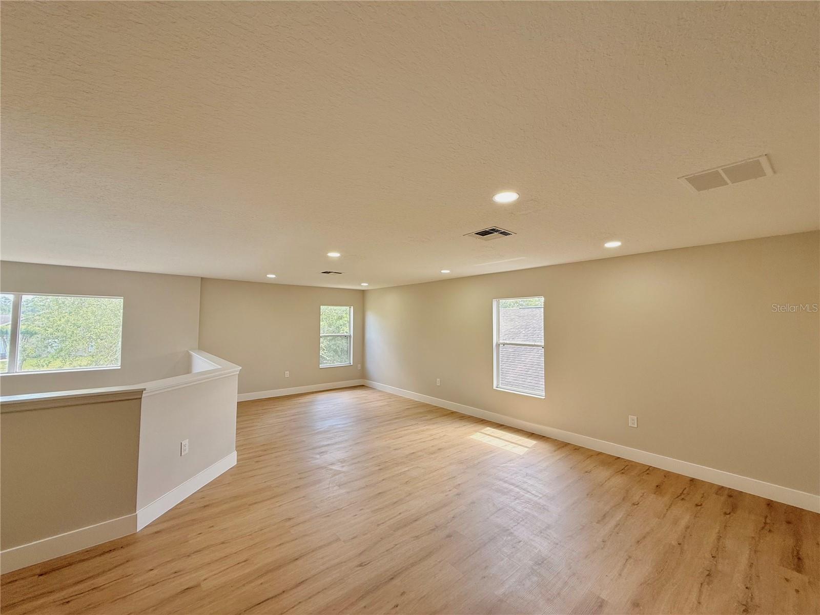 Image 40 of 75 For 13752 Hidden Forest Circle